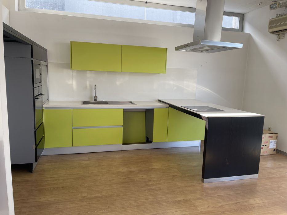 Cozinha Lacada Verde Mate + Tampos Compac Glaciar