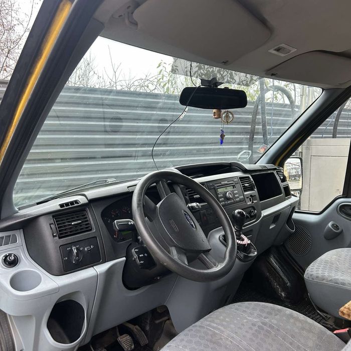 Продам вантажний автомобіль Ford Transit 2012 року випуску