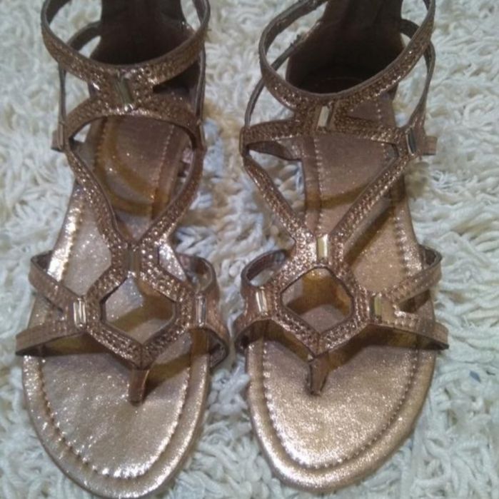 Жіночі сандалі нові