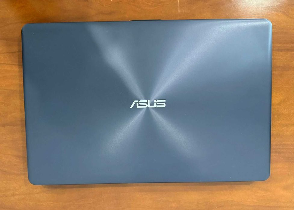 Asus VivoBook 15