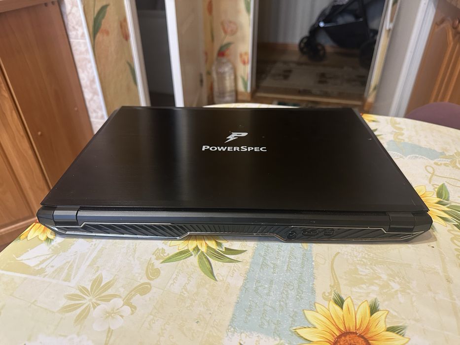 Топовий ігровий ноут PowerSpec (GTX 1070 8GB)
