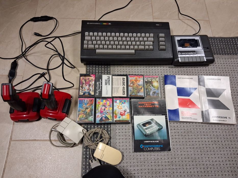 Komputer Comodore 16