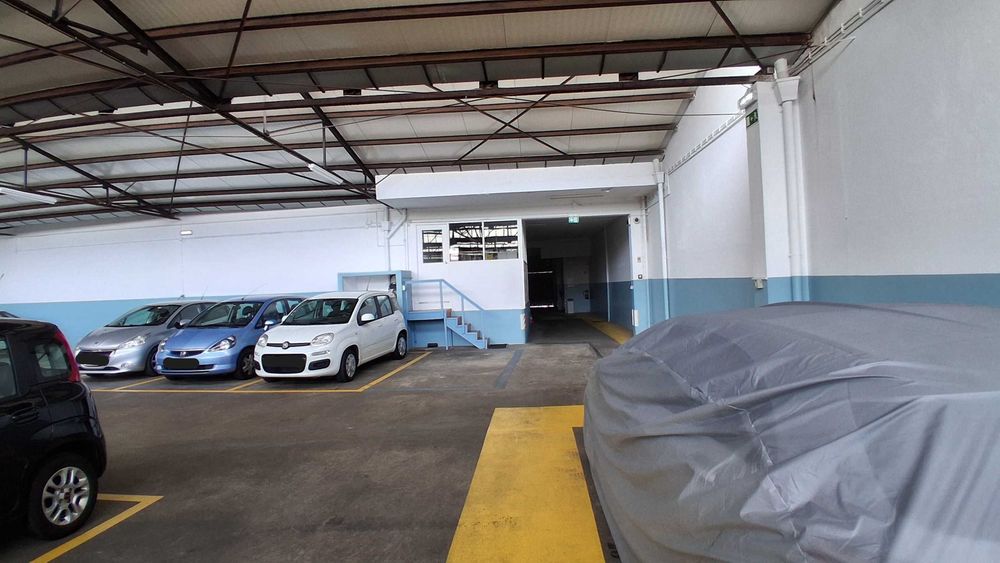 Garagem, armazém no Marquês, Porto