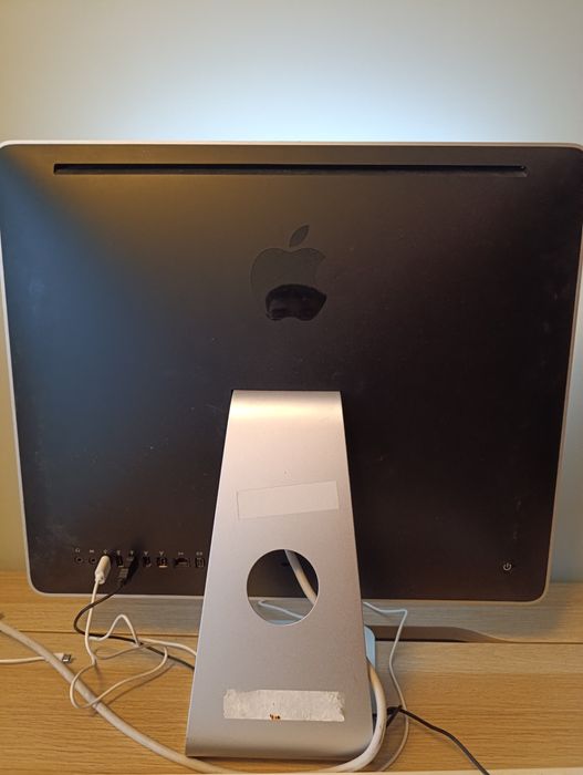 iMac Computer.423377773664686081