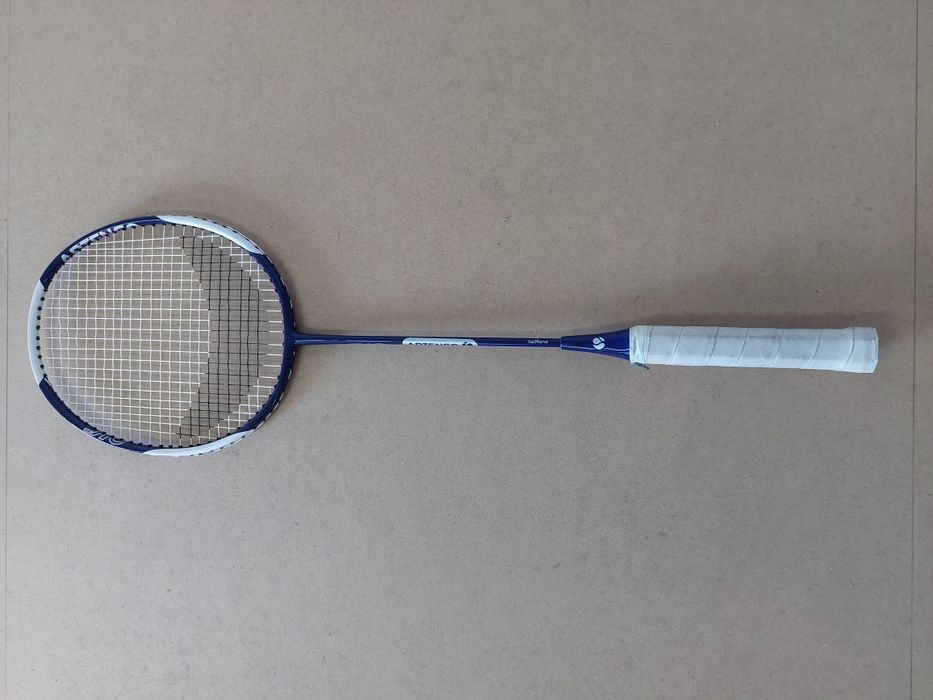 raquete de badminton nova