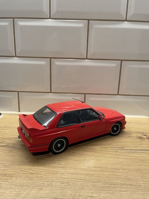 Autoart BMW M3 E30 1:18 stan bardzo dobry minichamps otto norev bbr cmc