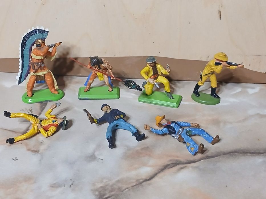 Фигурки фирмы британс