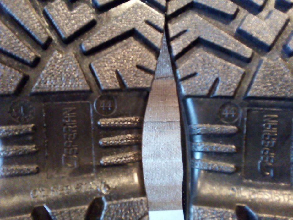 Продам рабочую обувь