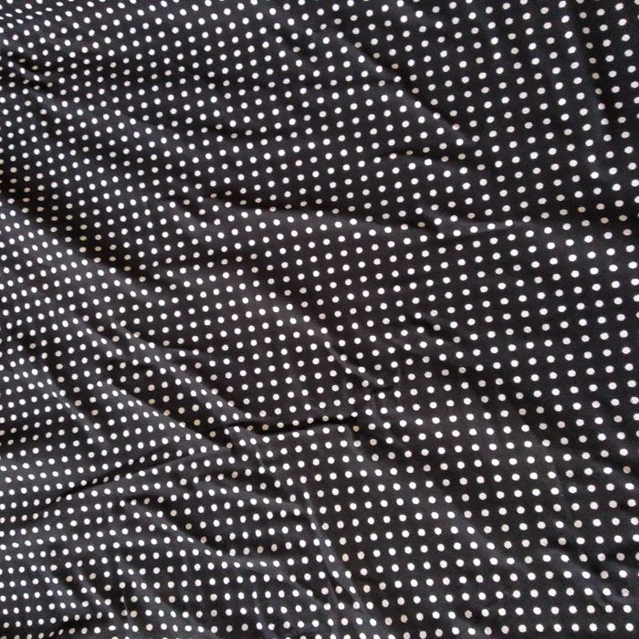 Цвет - черный, принт горошек.