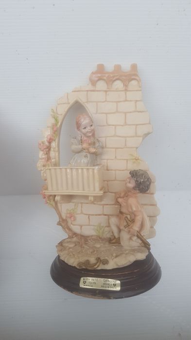 3 estatuetas em marfinite Genuína 10 euros  cada