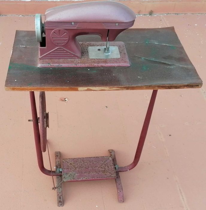 Maquina de costura antiga