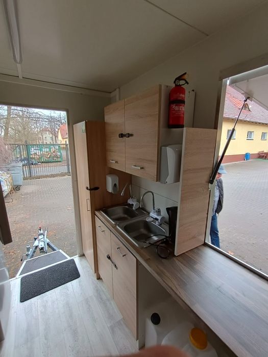 Food truck pizza Przyczepa do pizzy 5m*2m rocznik 2025 - gotowa do pracy