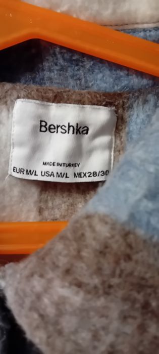 Kurtka koszulowa w krate Bershka