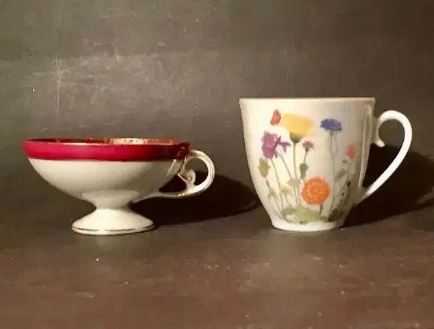 2 CHÁVENAS de CAFÉ - em bom estado - século XX