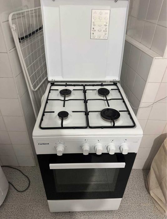 Fogão a gás Butano/Propano, como novo, ainda na garantia.