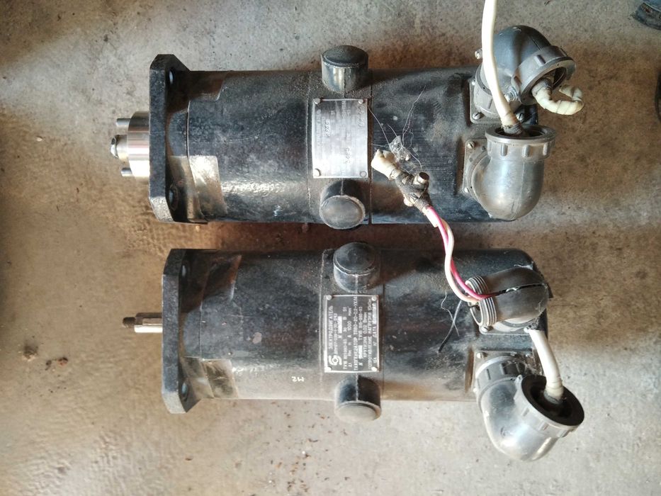 Продам 2 электродвигателя