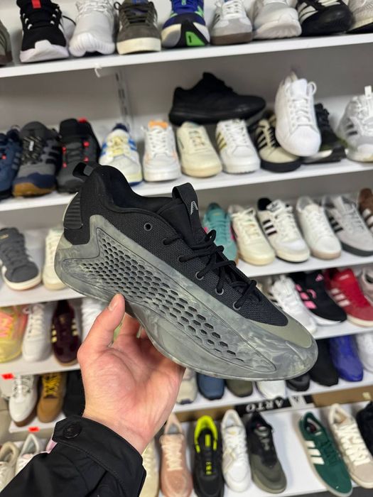 ОРИГІНАЛ 100% Кросівки Adidas Anthony Edwards 1 Low JI4066 Сірий 42 2/3