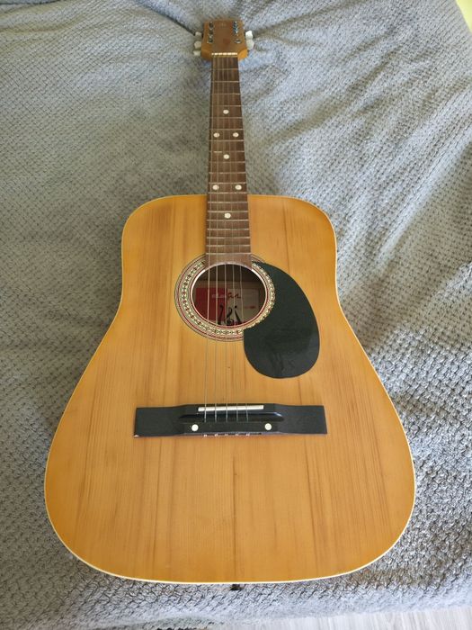 Gitara akustyczna