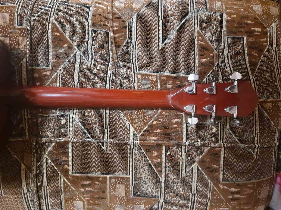 Продам гітару Washburn