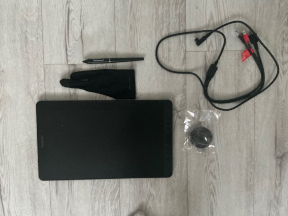 Tablet graficzny Huion Kamvas 13
