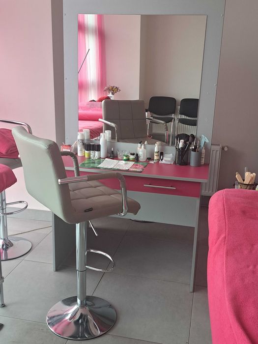 Дзеркало (робоча зона) перукаря/візажиста