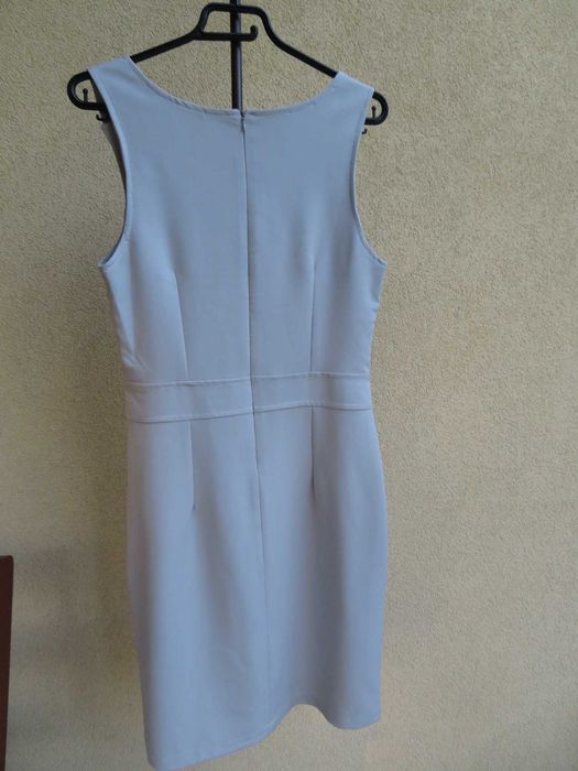 sukienkę - szmizjerkę  nową z metką rozm  M-firmy Emilia Okazja