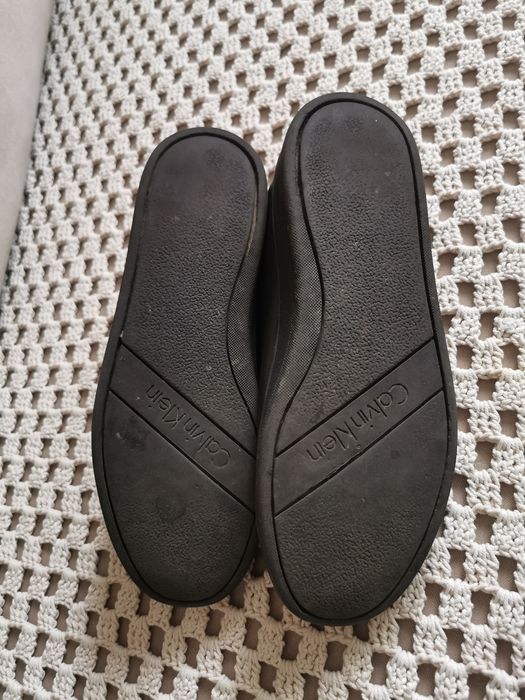 Calvin Klein buty z kożuszkiem skórzane R 39