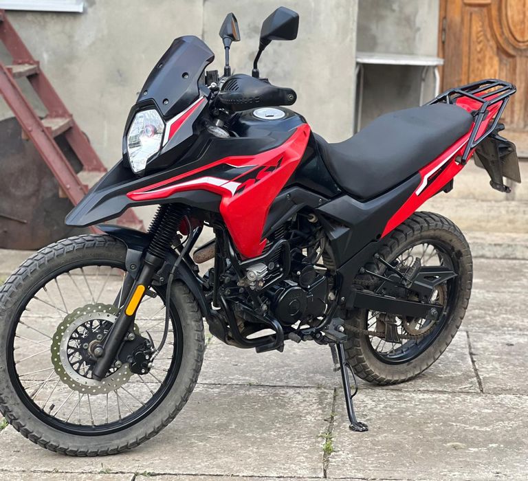 Мотоцикл класу турендуро Loncin LX200GY-7A DS1