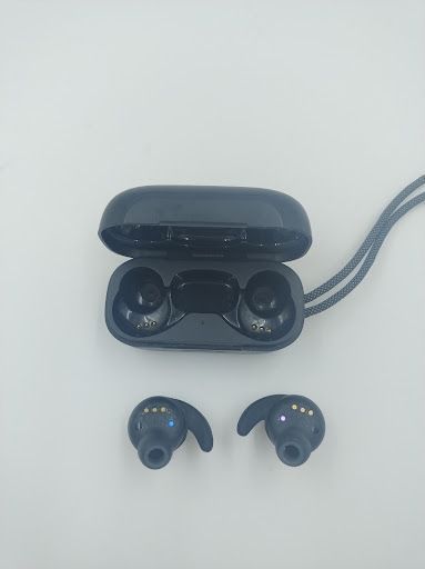 outlet słuchawki bezprzewodowe dokanałowe jbl reflect mini nc