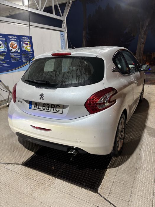Peugeot 208 1.2 2014