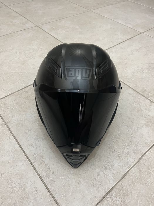 Capacete AGV AX8 carbon