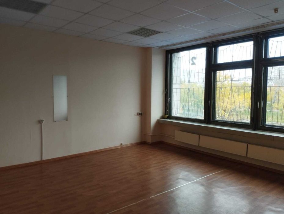 Продаж нежитлового приміщення вільного призначення Троєщина