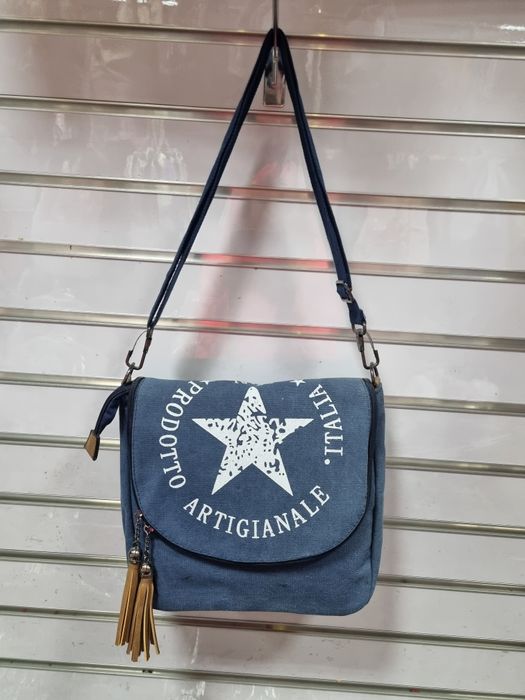 Granatowa listonoszka