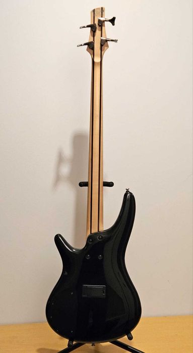 Ibanez SR300 Iron Pewter, baixo activo, 5 piece maple neck
