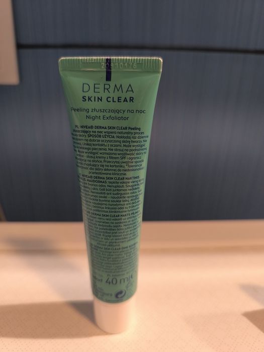 Nivea Derma Skin Clear Peeling złuszczający na noc 40 ml