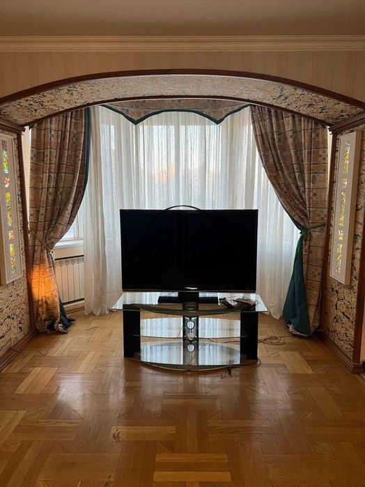 3-х кімнатна на Оболонський проспект 22-В, метро Мінська 1 хв., ТРЦ Dream Town, ТЦ Smart Plaza. Оболонь