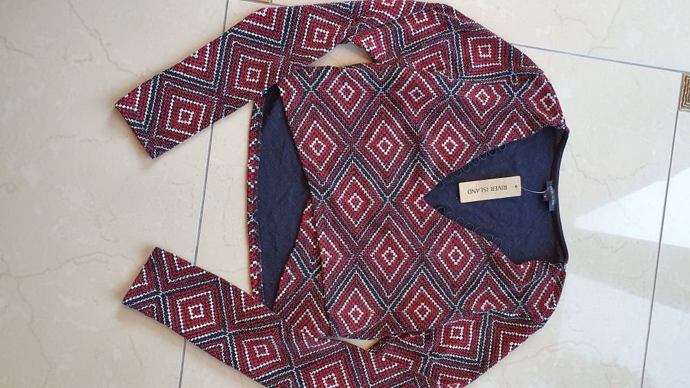 River island śliczny top crop dekolt serek brokat wzory XS S M