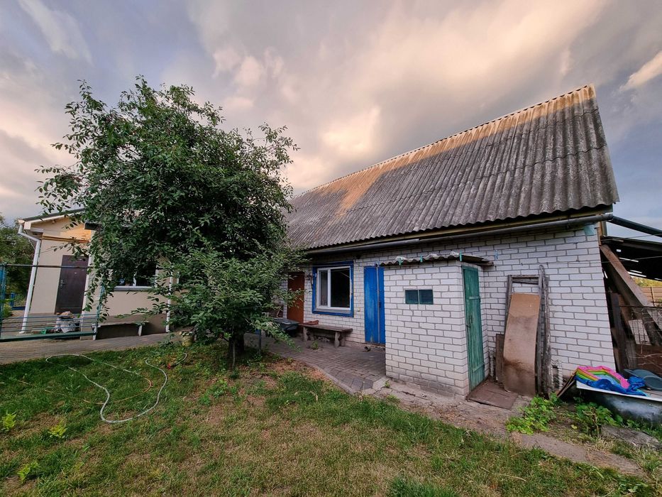 Будинок біля озера, с. Слобода Черкаського району