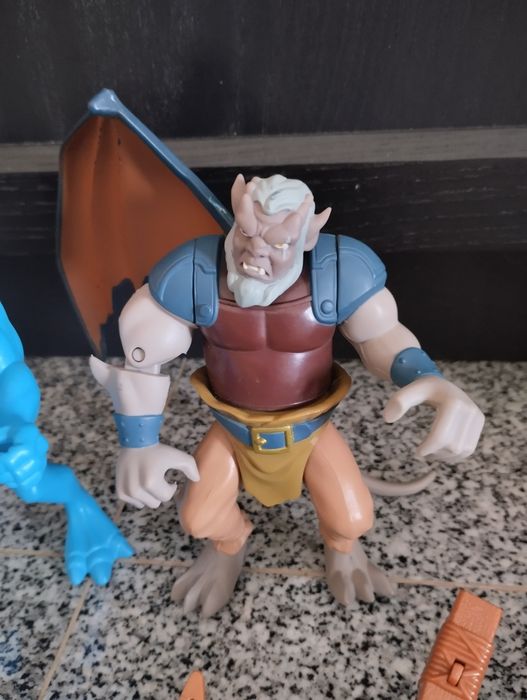 Gárgulas figuras boneco