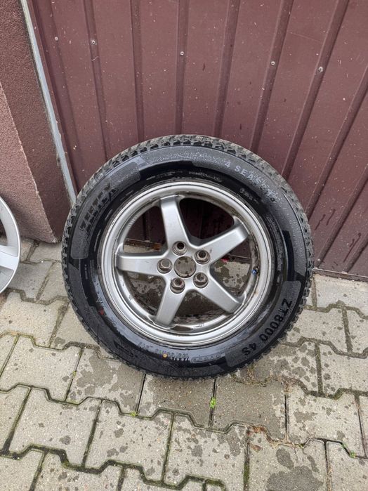 Felgi aluminiowe 15 cali z oponami allseason Lexus ct