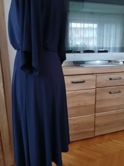 Granatowa sukienka 40 firmy Asos  elegancka