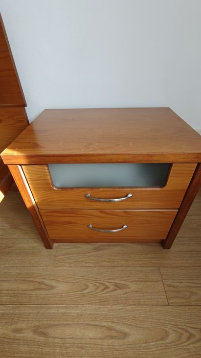 Cama de casal cerejeira + mesinhas cabeceira 140x190