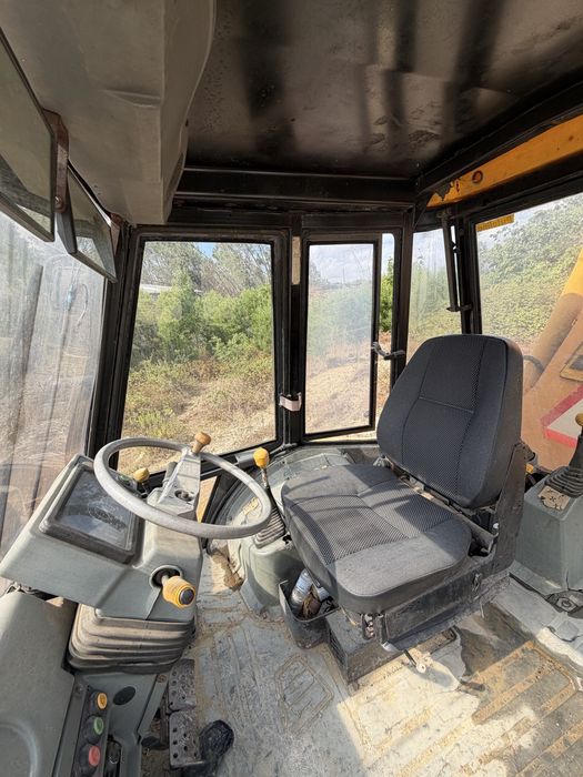 Retroescavadora JCB 3cx 4x4