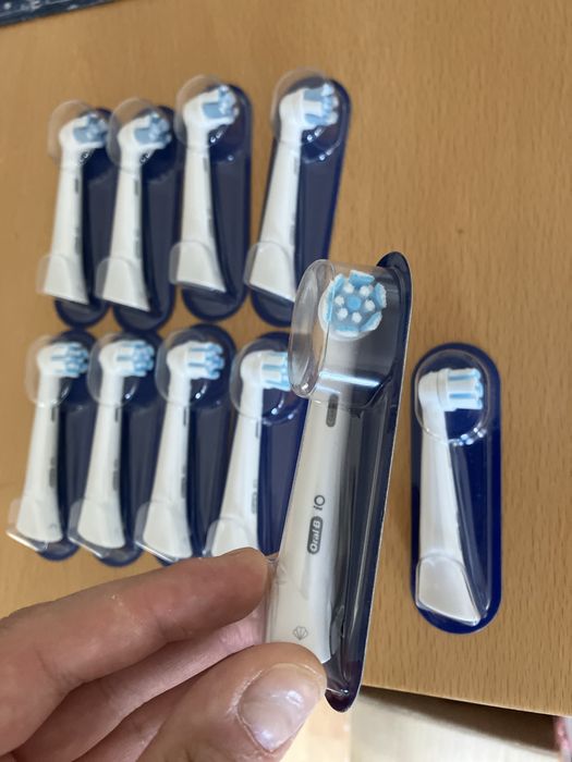 6 x gentle care 4 x ultimate clean oralB