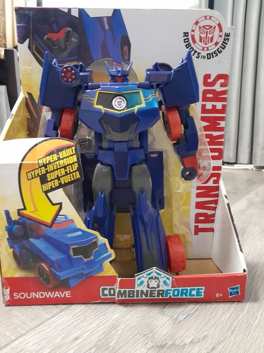 Трансформер SOUNDWAVE