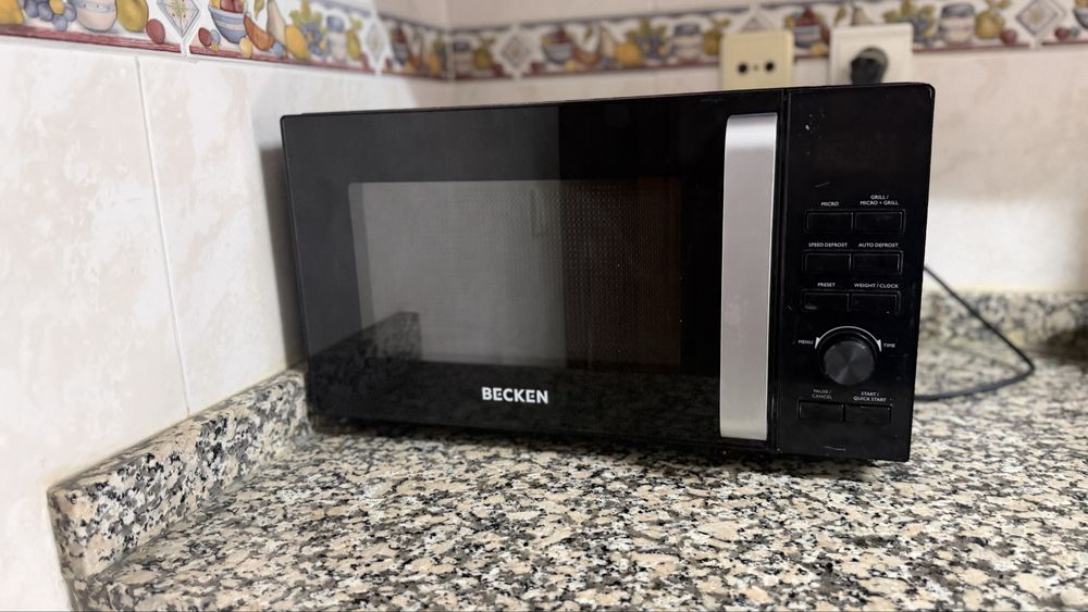 Microondas 30L Com Grill - Preto