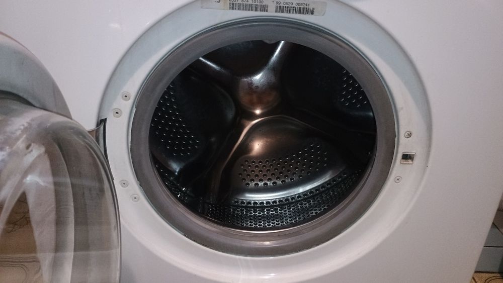 Пральна машина whirlpool AWG 874/D не працює злив води.