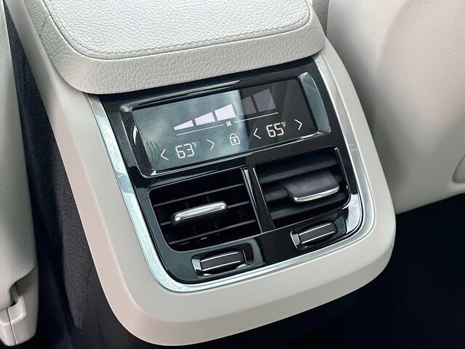 Volvo XC90      2018