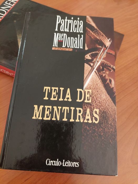Livro "Teia de mentiras"