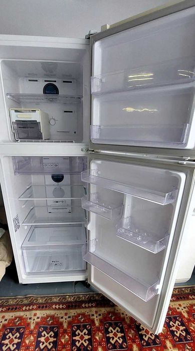 Frigorífico SAMSUNG RT29K5030WW- No Frost - 163.5 cm - 300 L - Branco